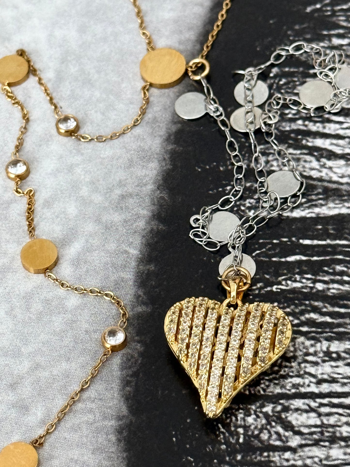 GOLDEN HEART LARIAT NECKLACE