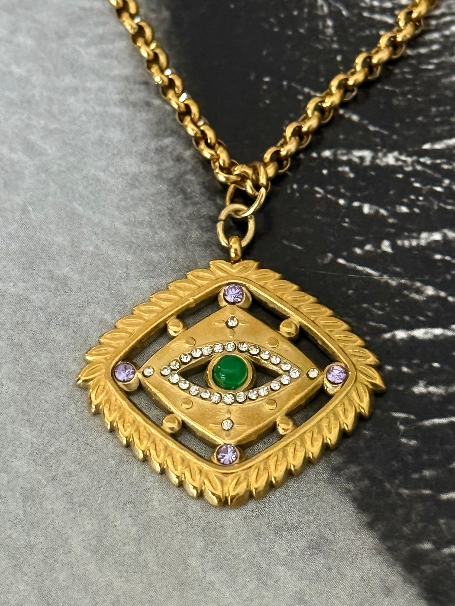 EMERALD GAZE NECKLACE