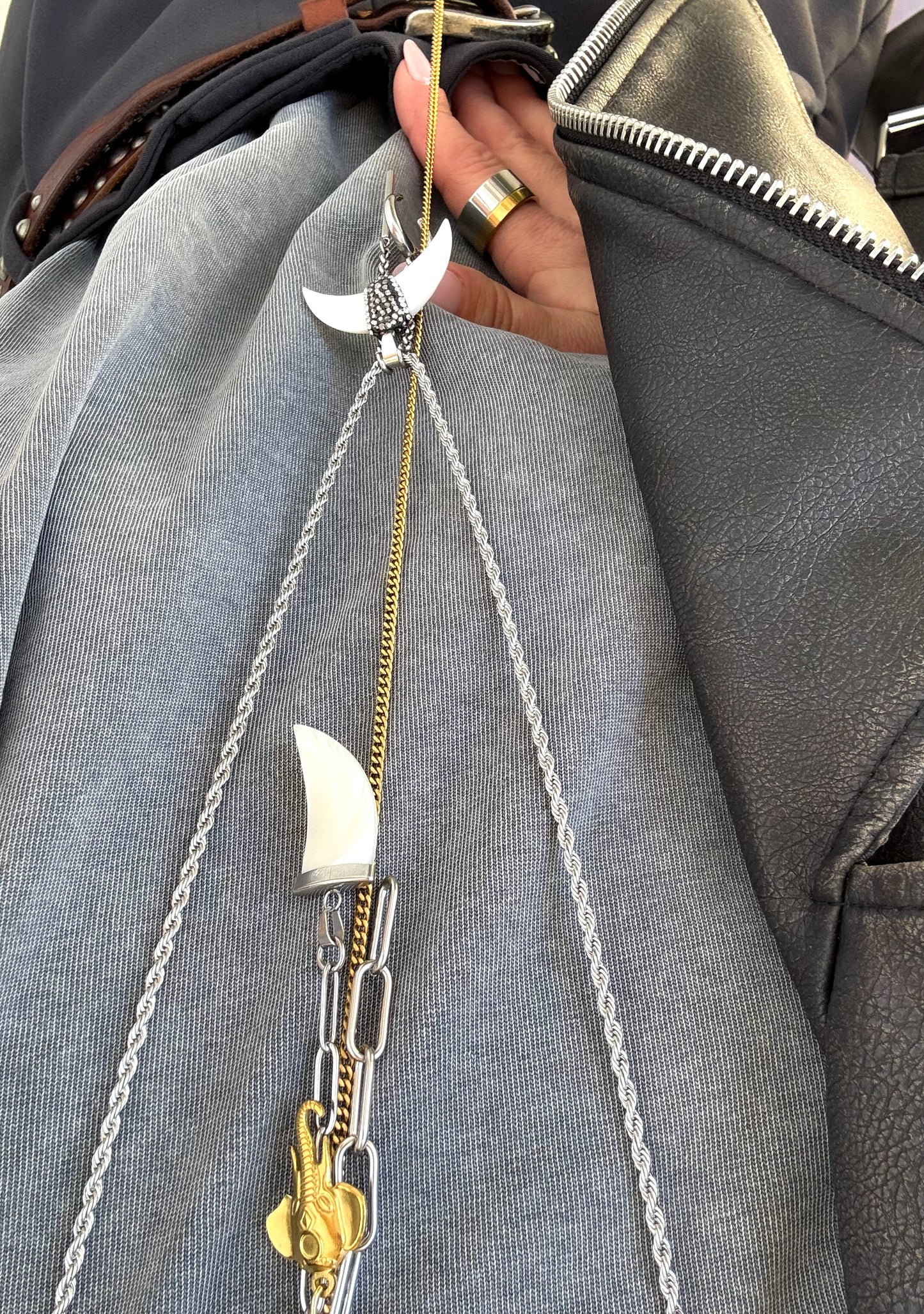 SELENA SHELL NECKLACE