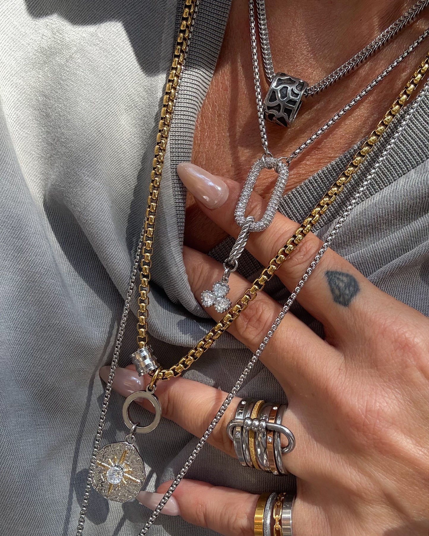 BOLD PATTERN NECKLACE