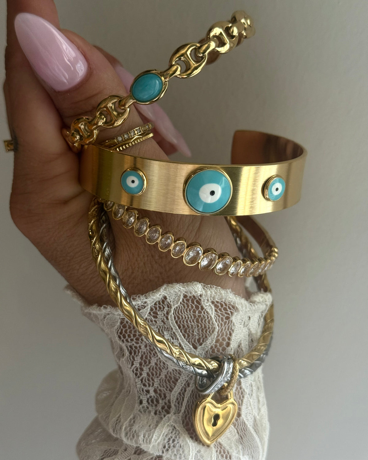 TURQUOISE LINK CUFF