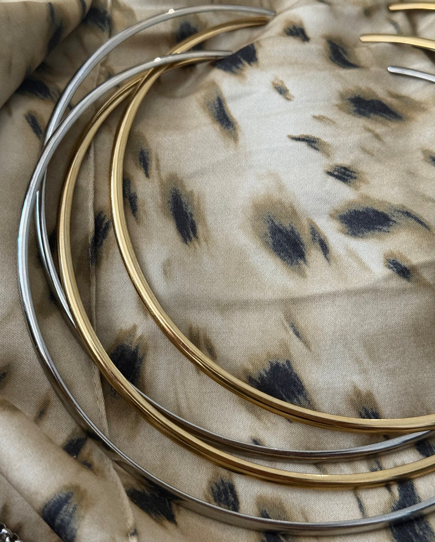 MINIMAL BAR CHOKER