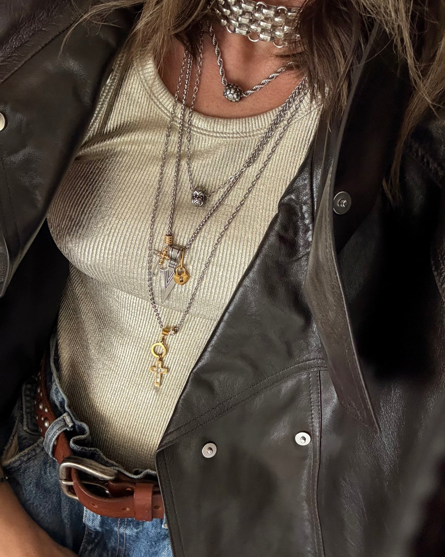 TWIST BOLD BEAD NECKLACE