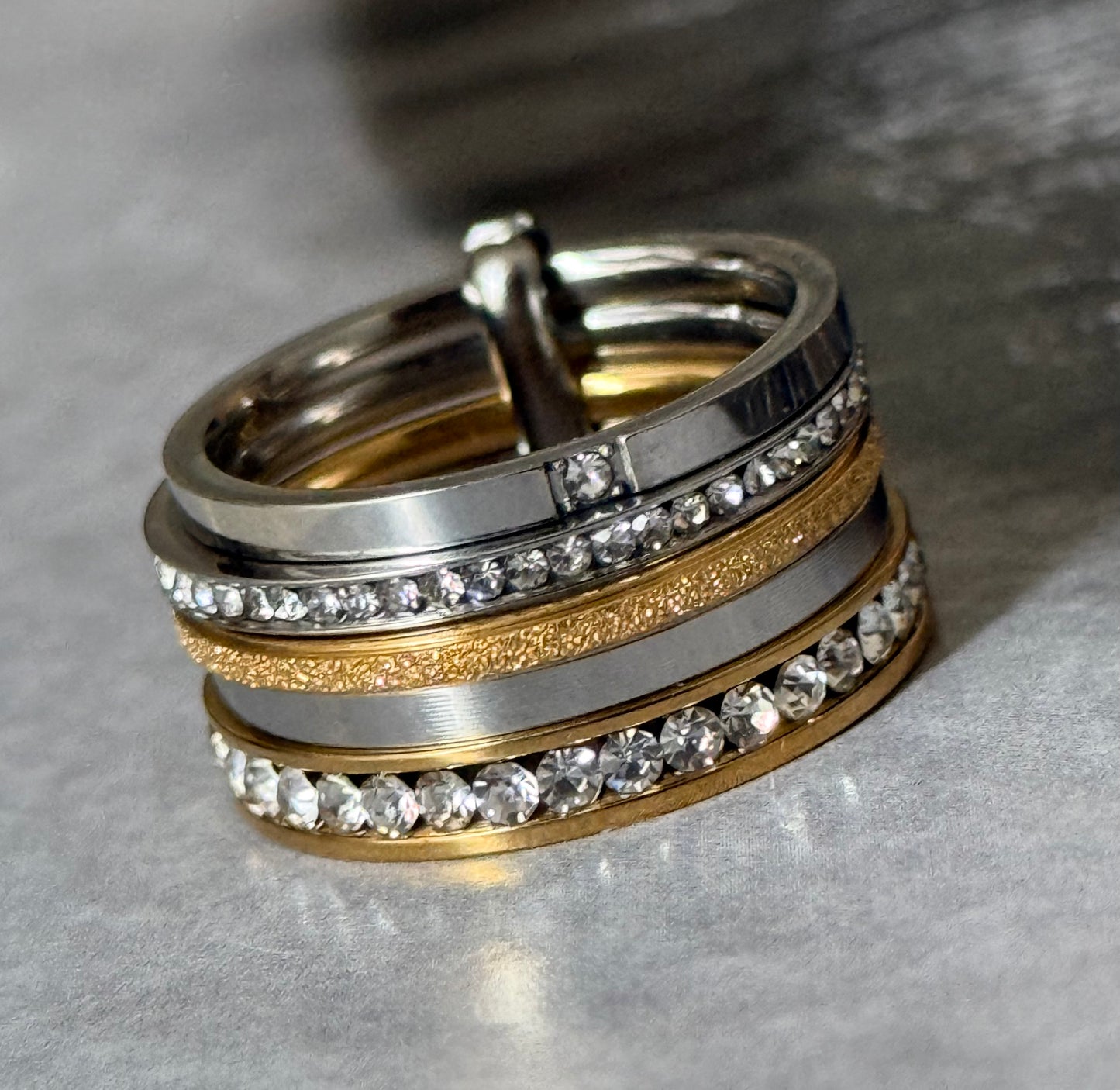 LUSTRA RING ( Size 10)