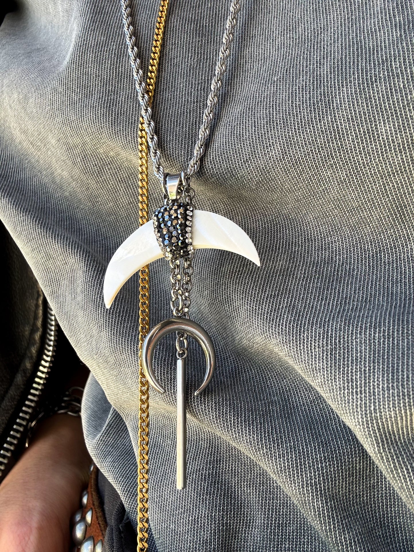 SELENA SHELL NECKLACE