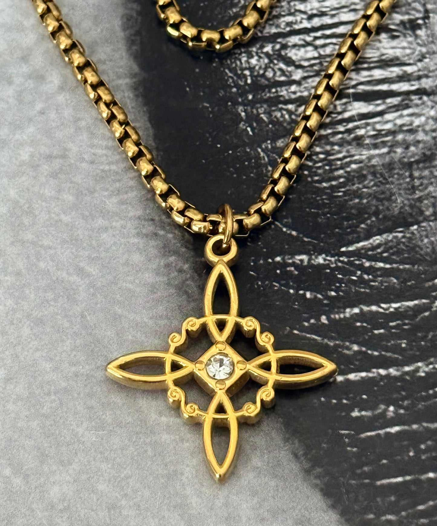 GOLDEN COMPASS NECKLACE