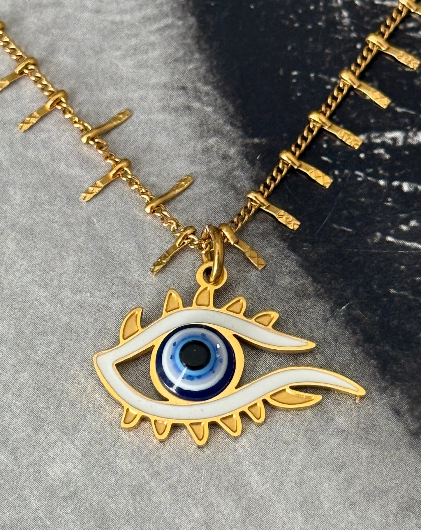 MODERN EYE DETAIL NECKLACE