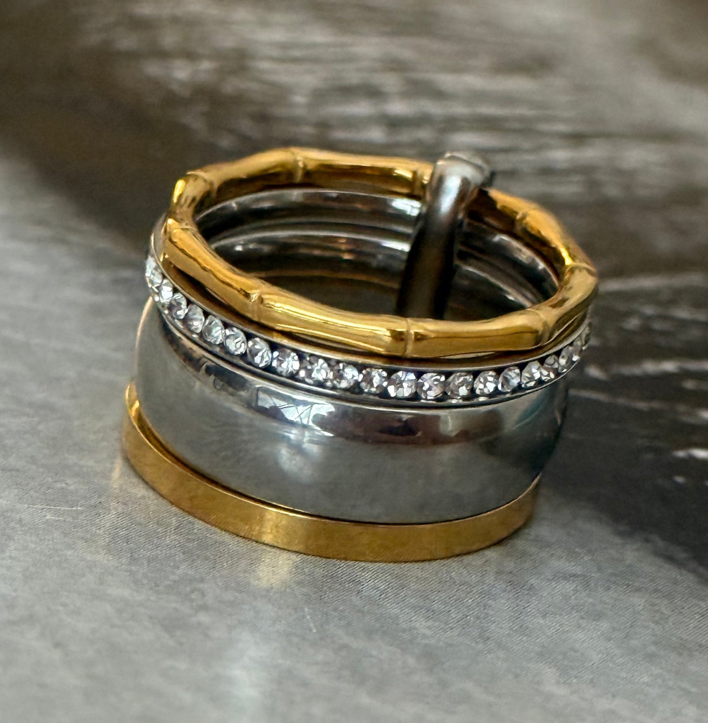 LUSTRA MINIMAL RING ( Size 7)