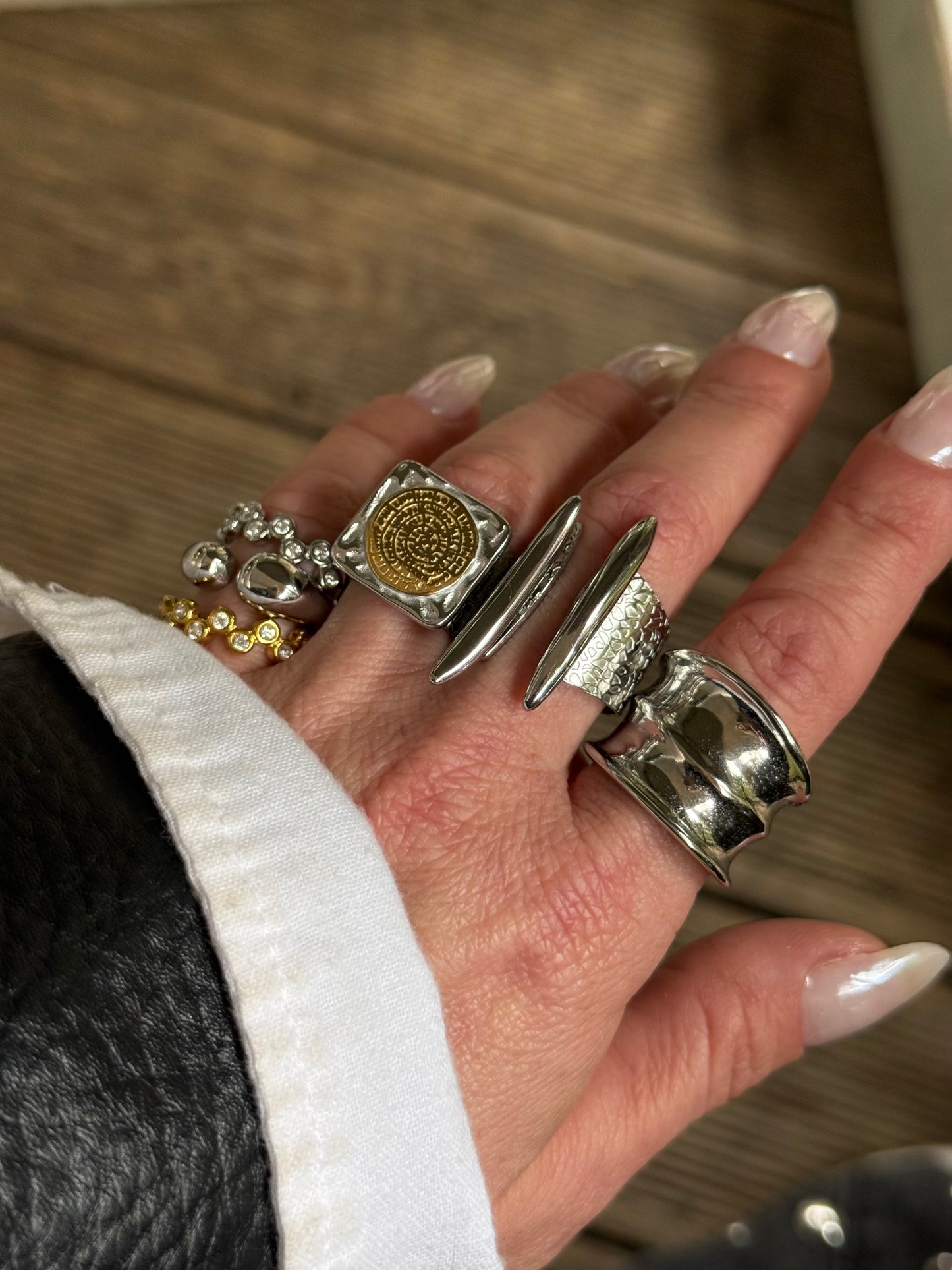 BEZEL RING