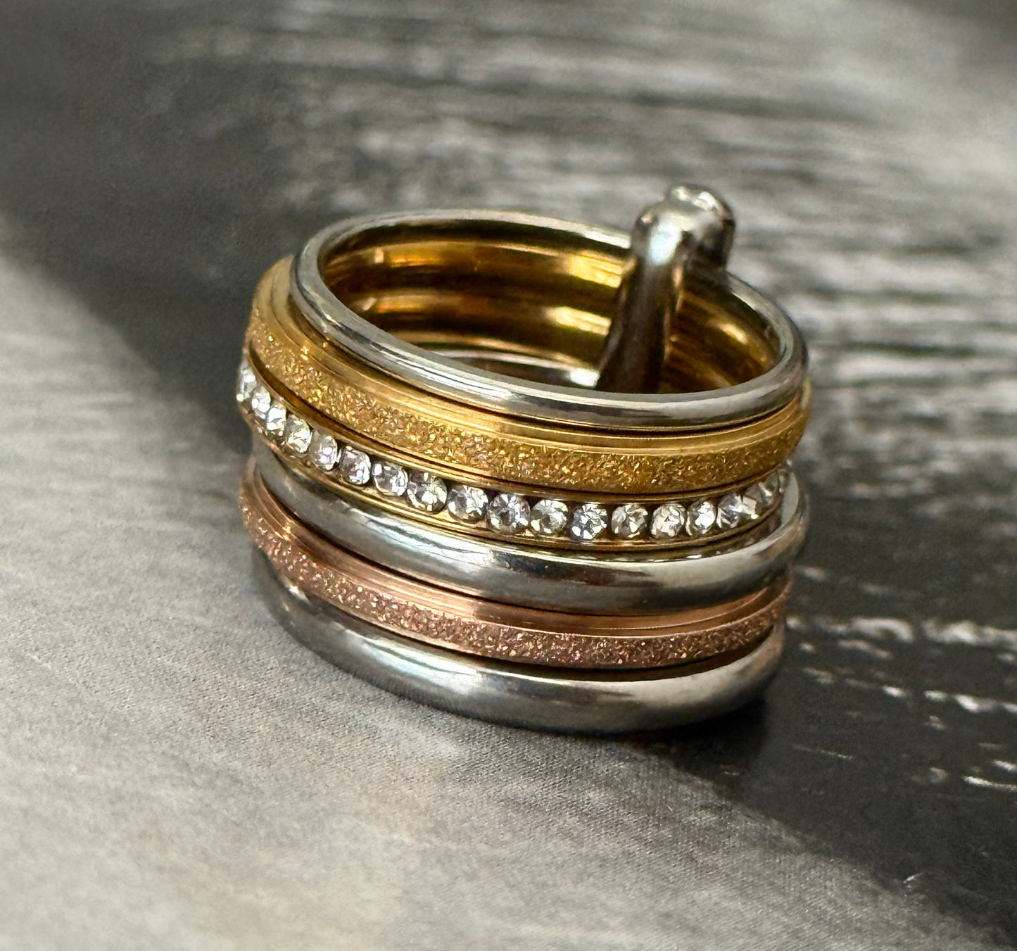 CHEVALIER TRIO GLOW RING (Size 5)