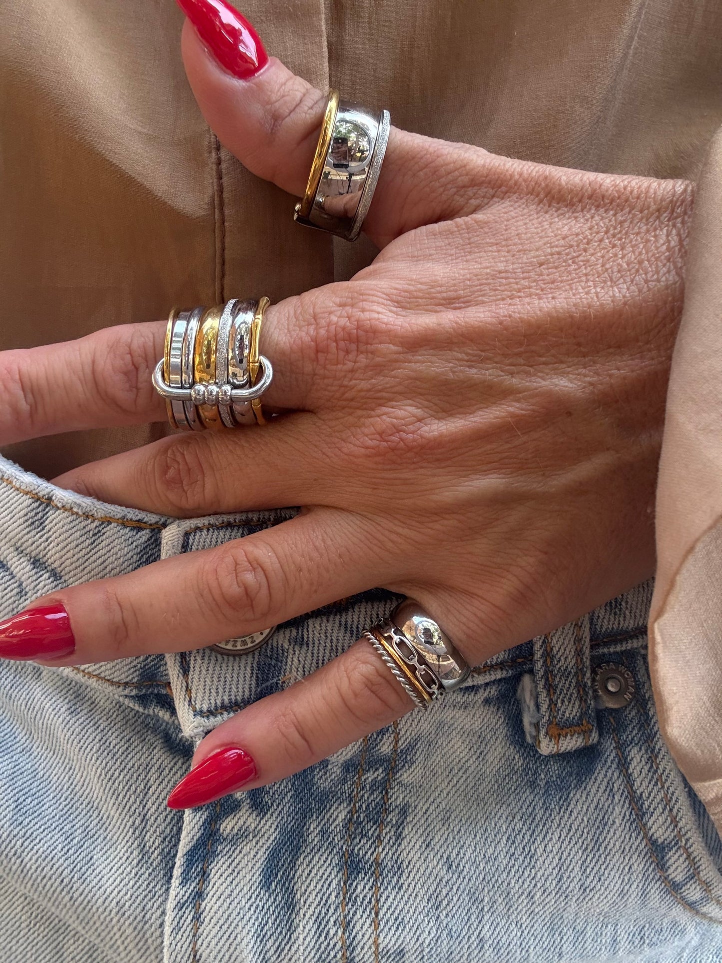 CHEVALIER TWIST RING ( Size 5)