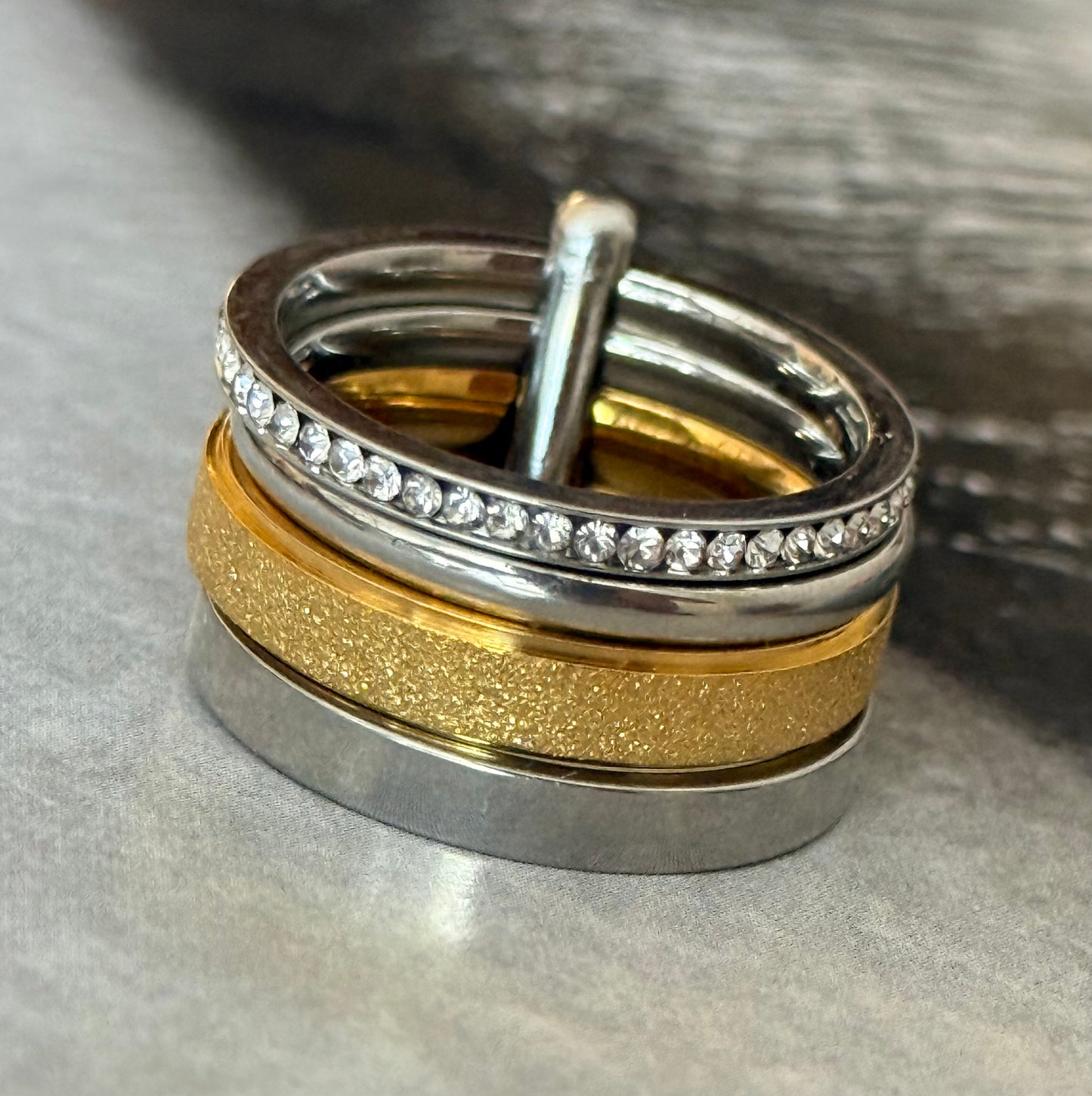 ZIRA RING (Size 8)