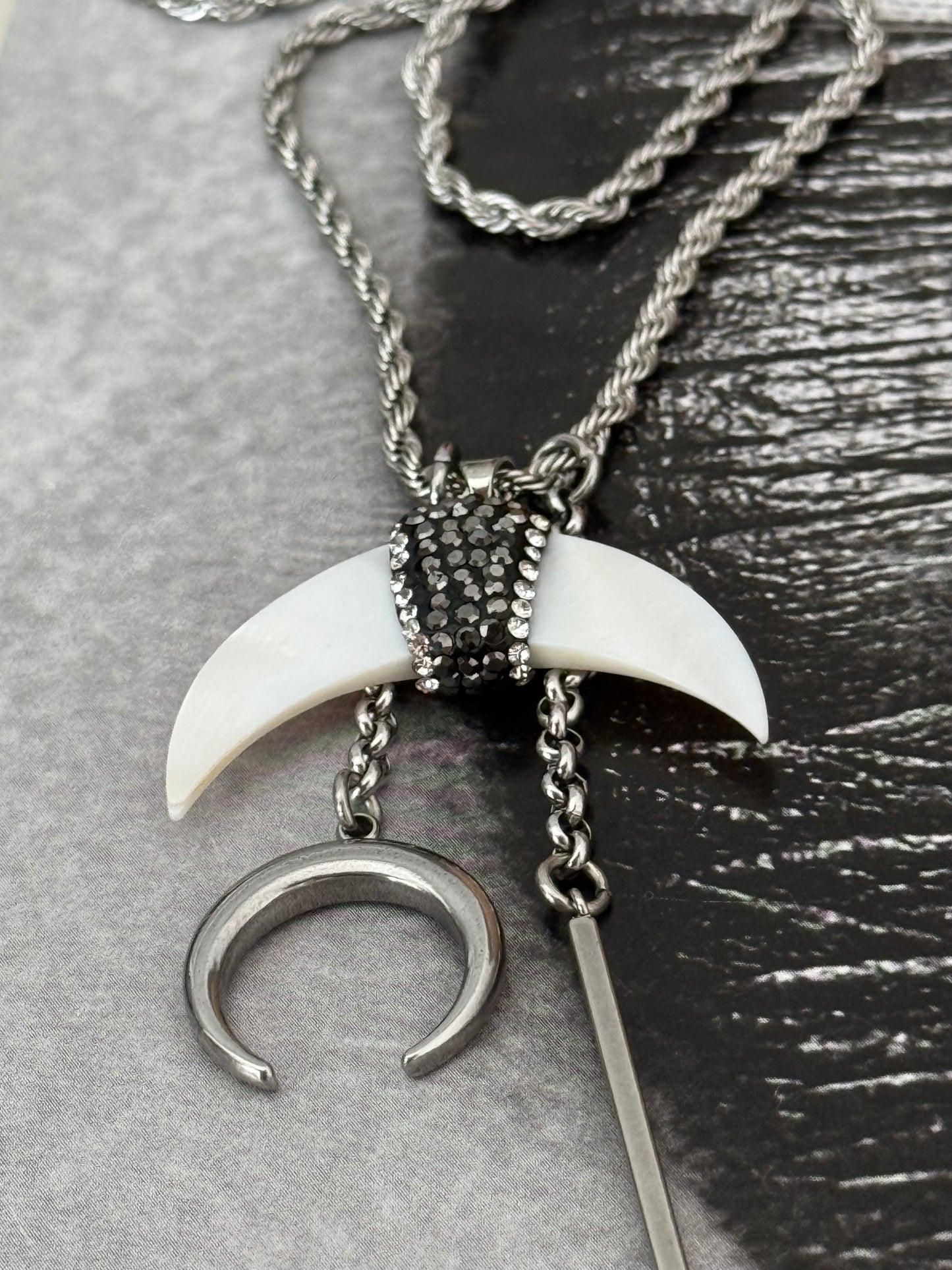 SELENA SHELL NECKLACE