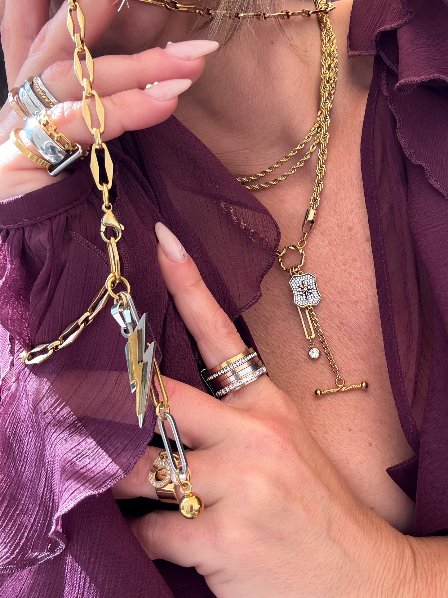 FLASH NECKLACE