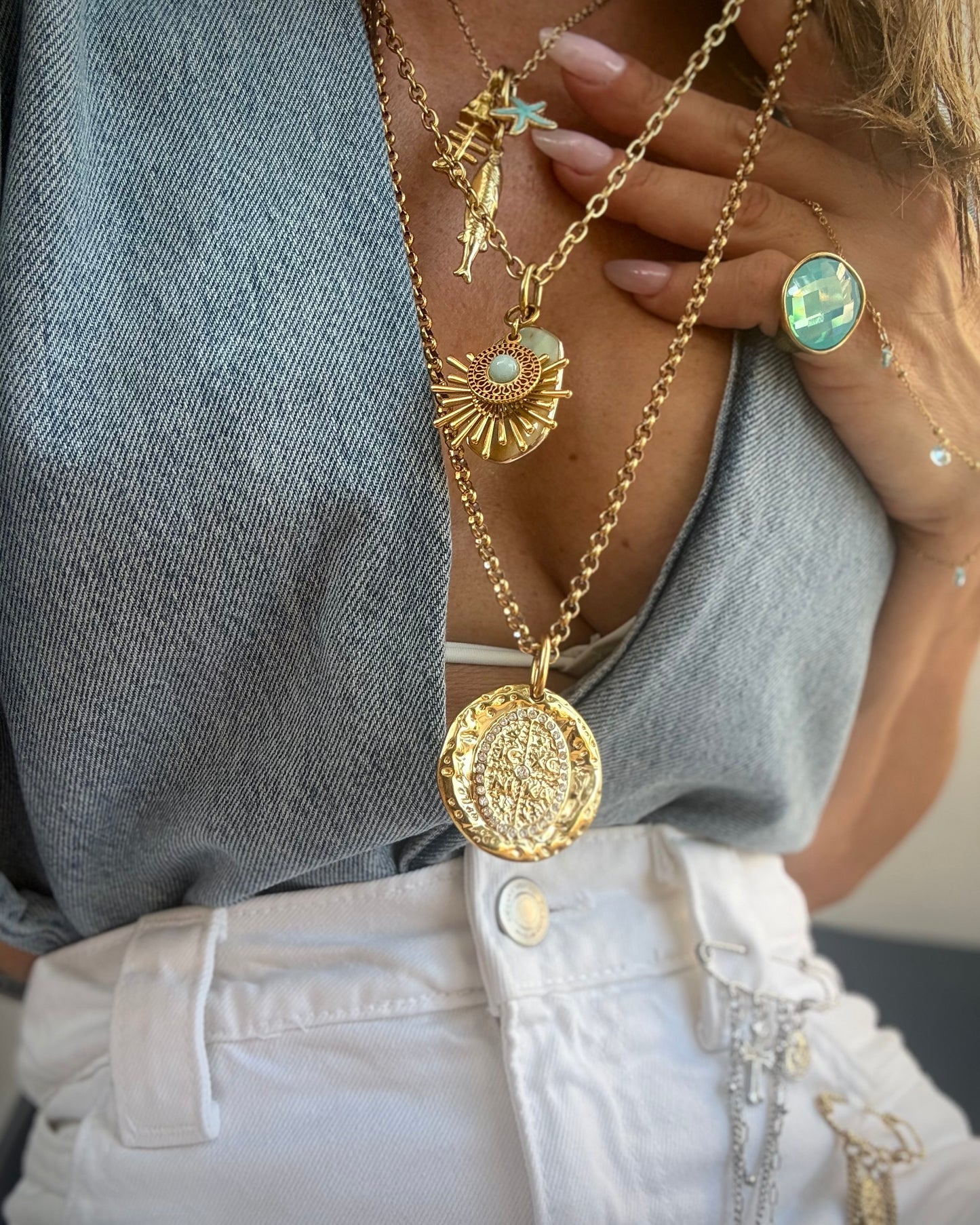 GOLD – SAFETY CHAIN BROOCH