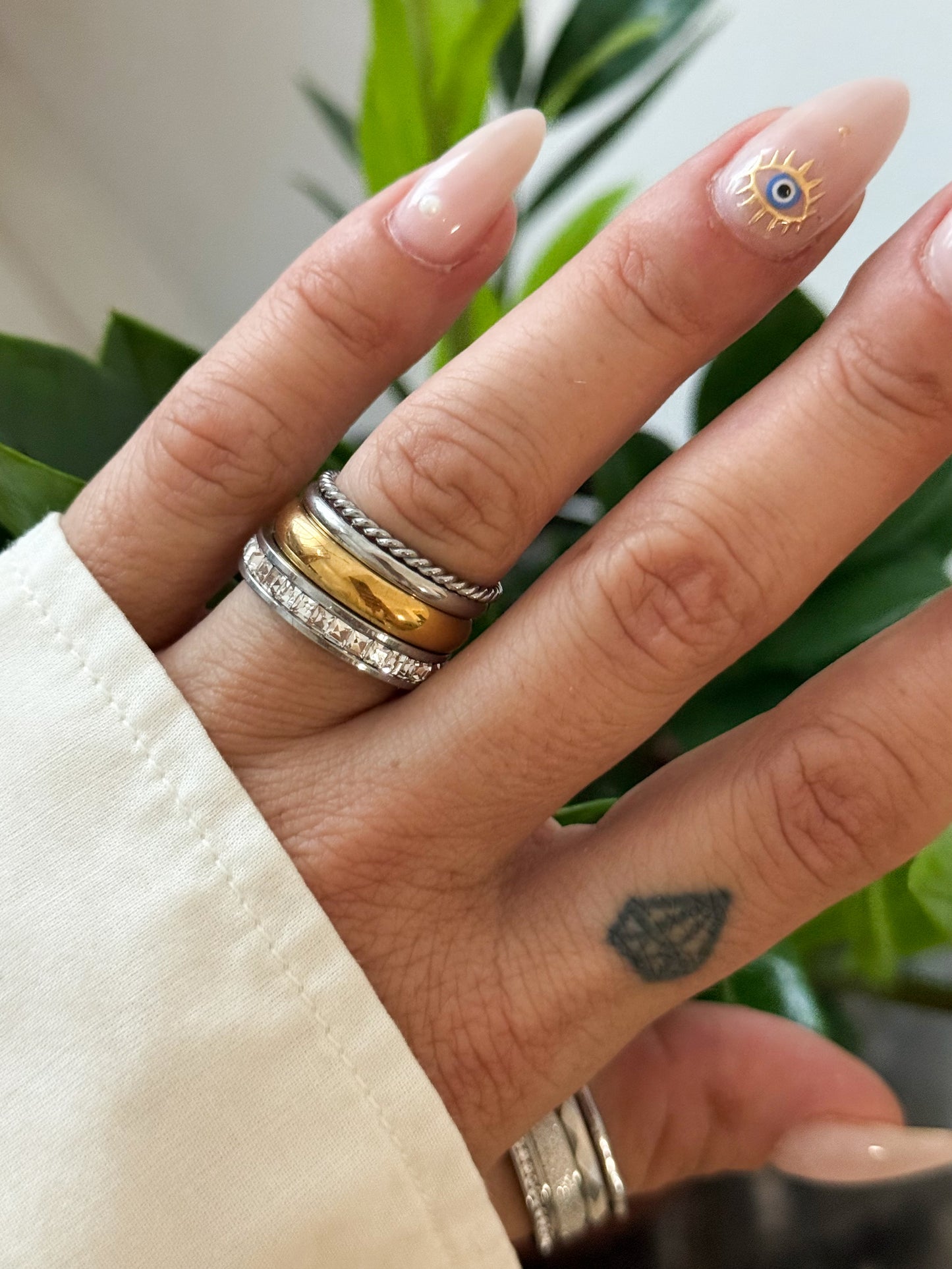 BOLD CONTRAST RING (Size 7)