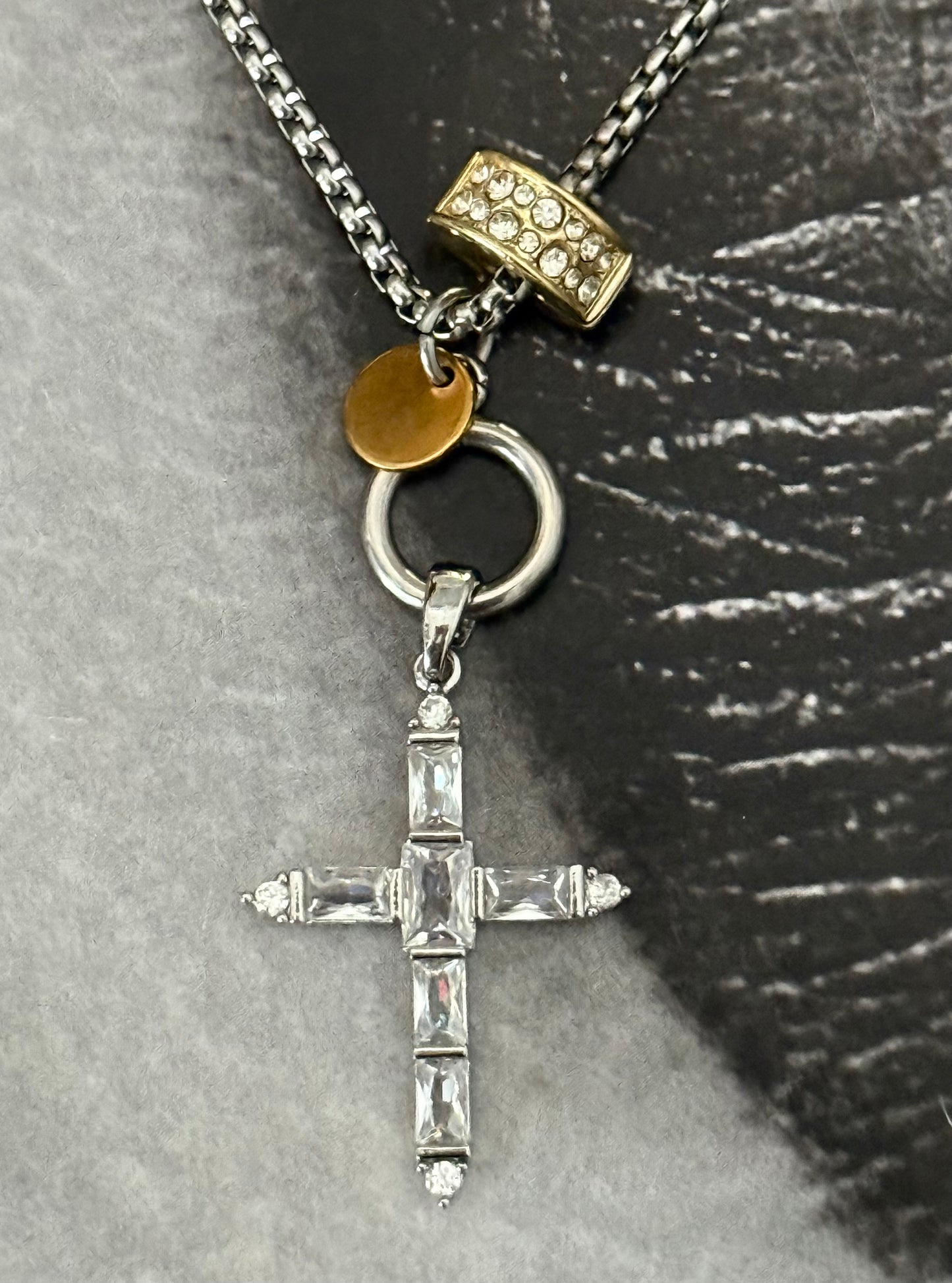 CRYSTAL CROSS PENDANT NECKLACE