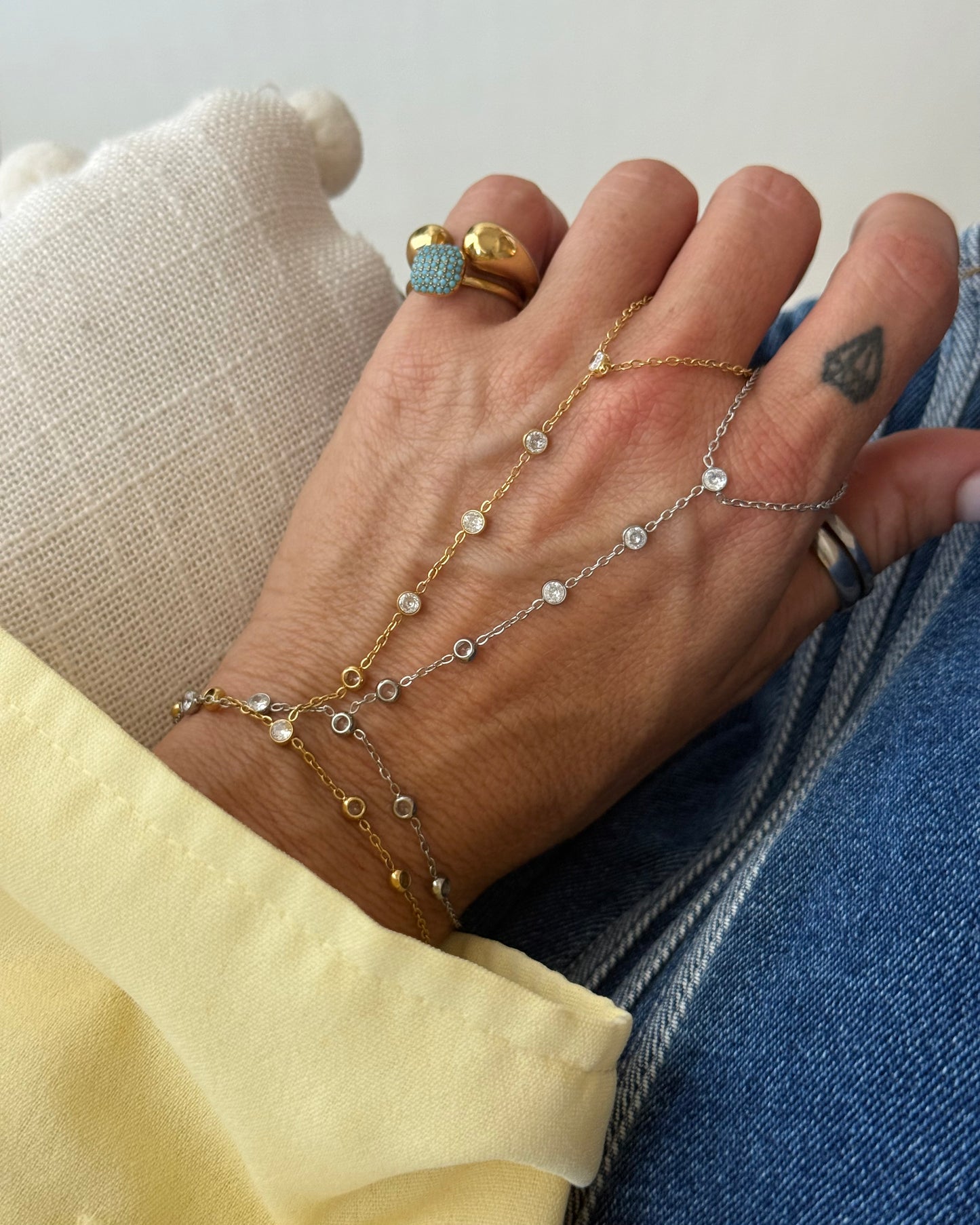 GOLD HAND RING