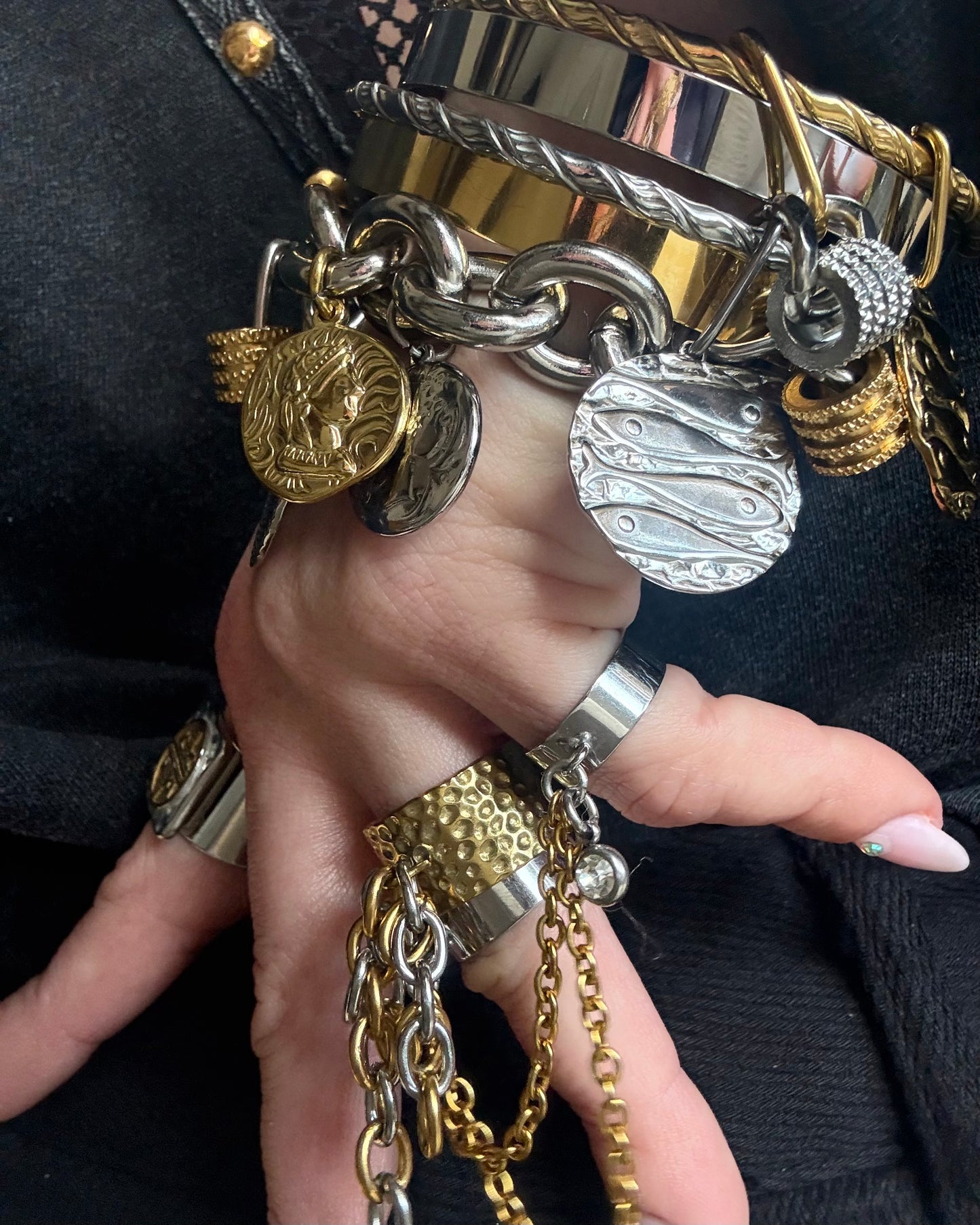 MODERN COIN CHUNKY BRACELET