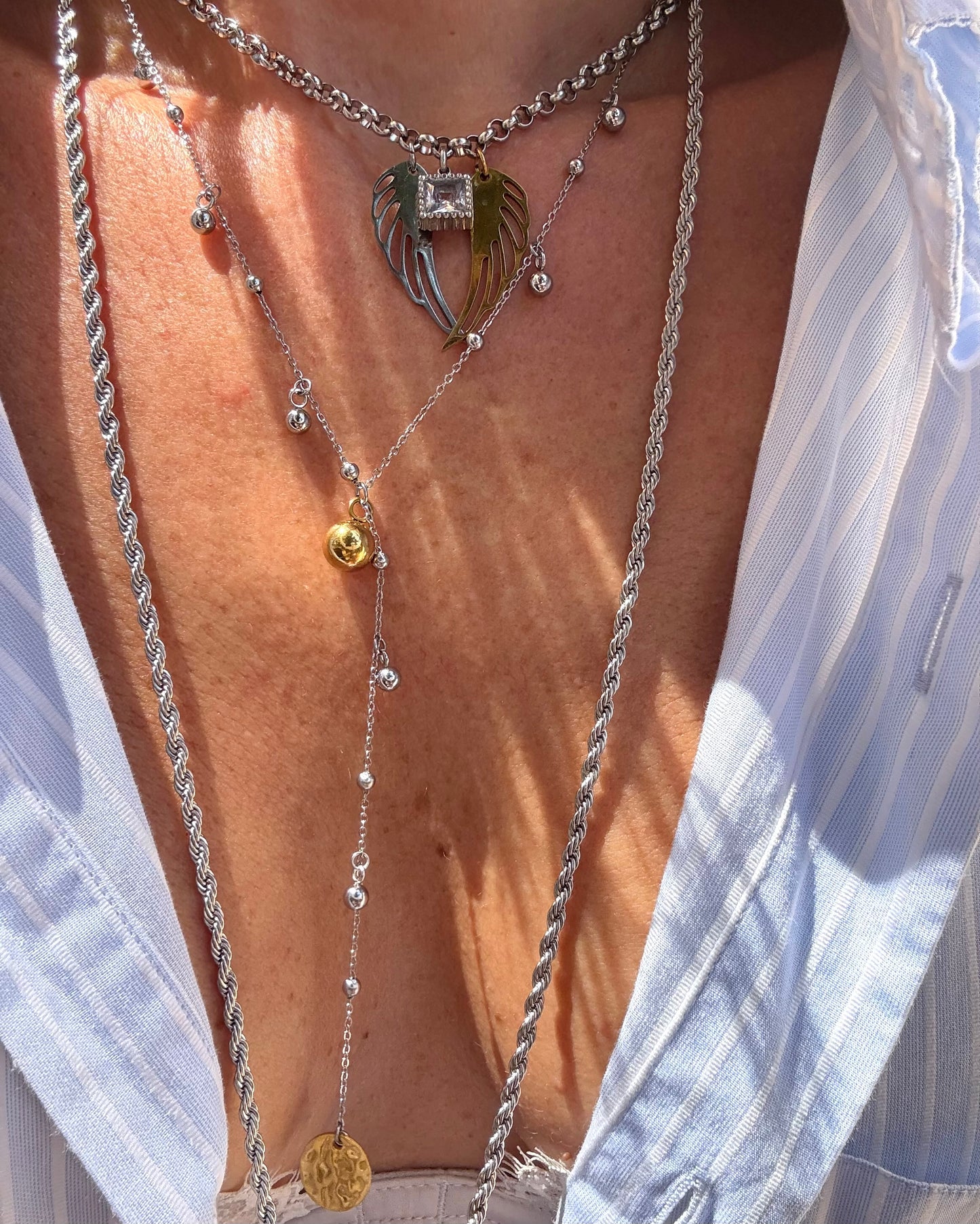 TWIN WINGS NECKLACE