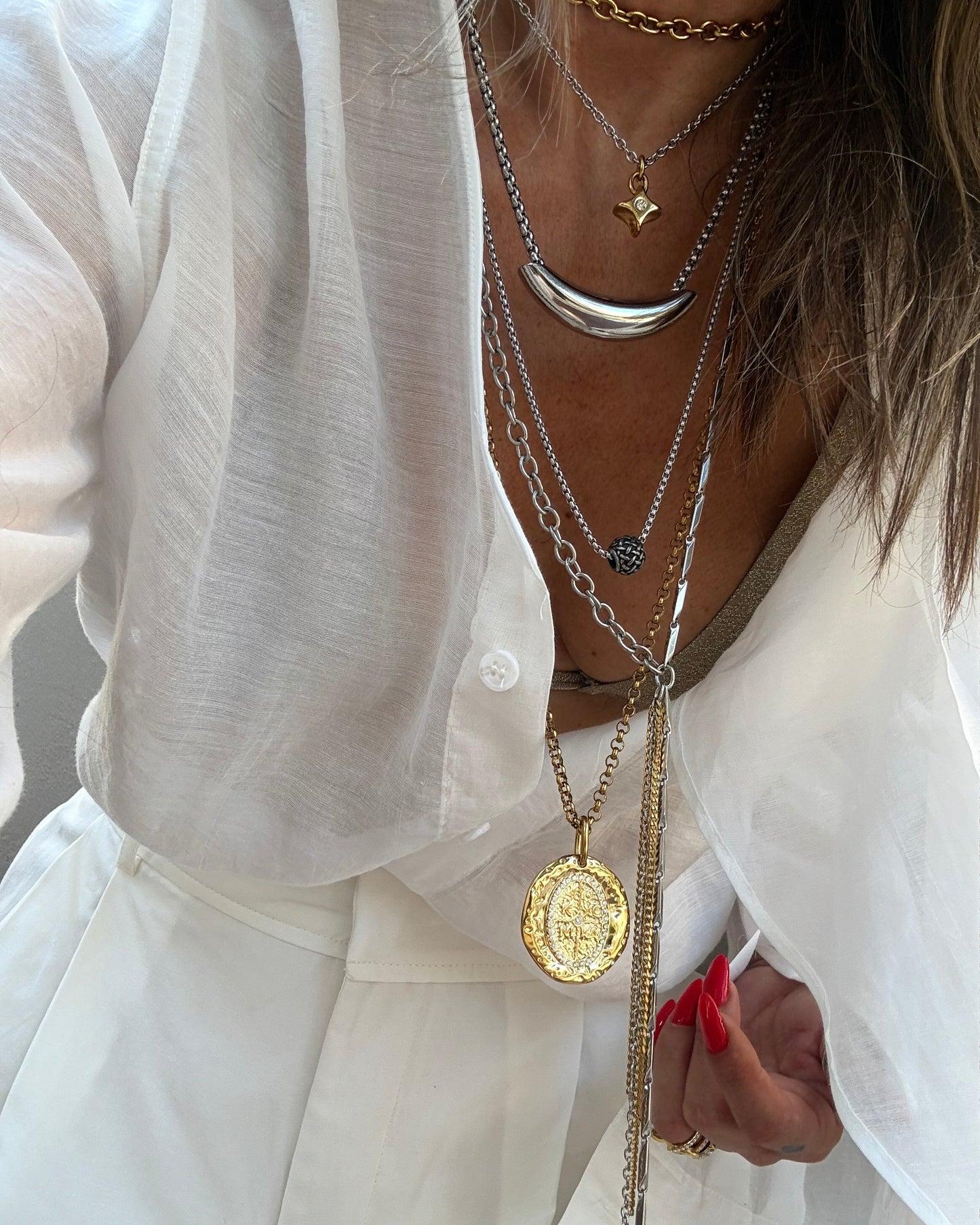 DOUBLE LAYER NECKLACE