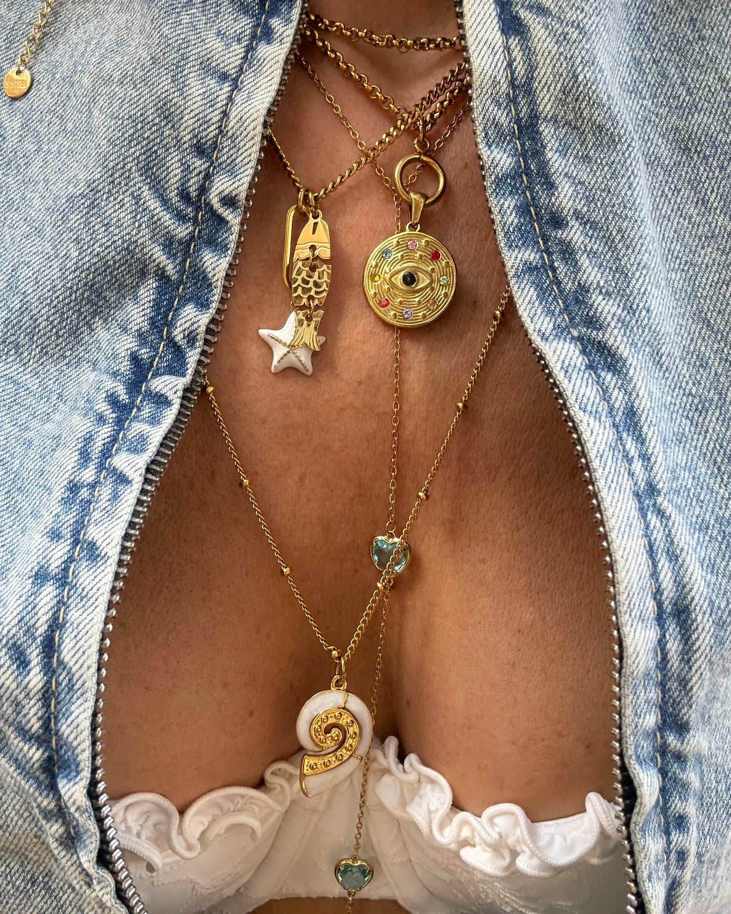 GOLDEN SHELL NECKLACE
