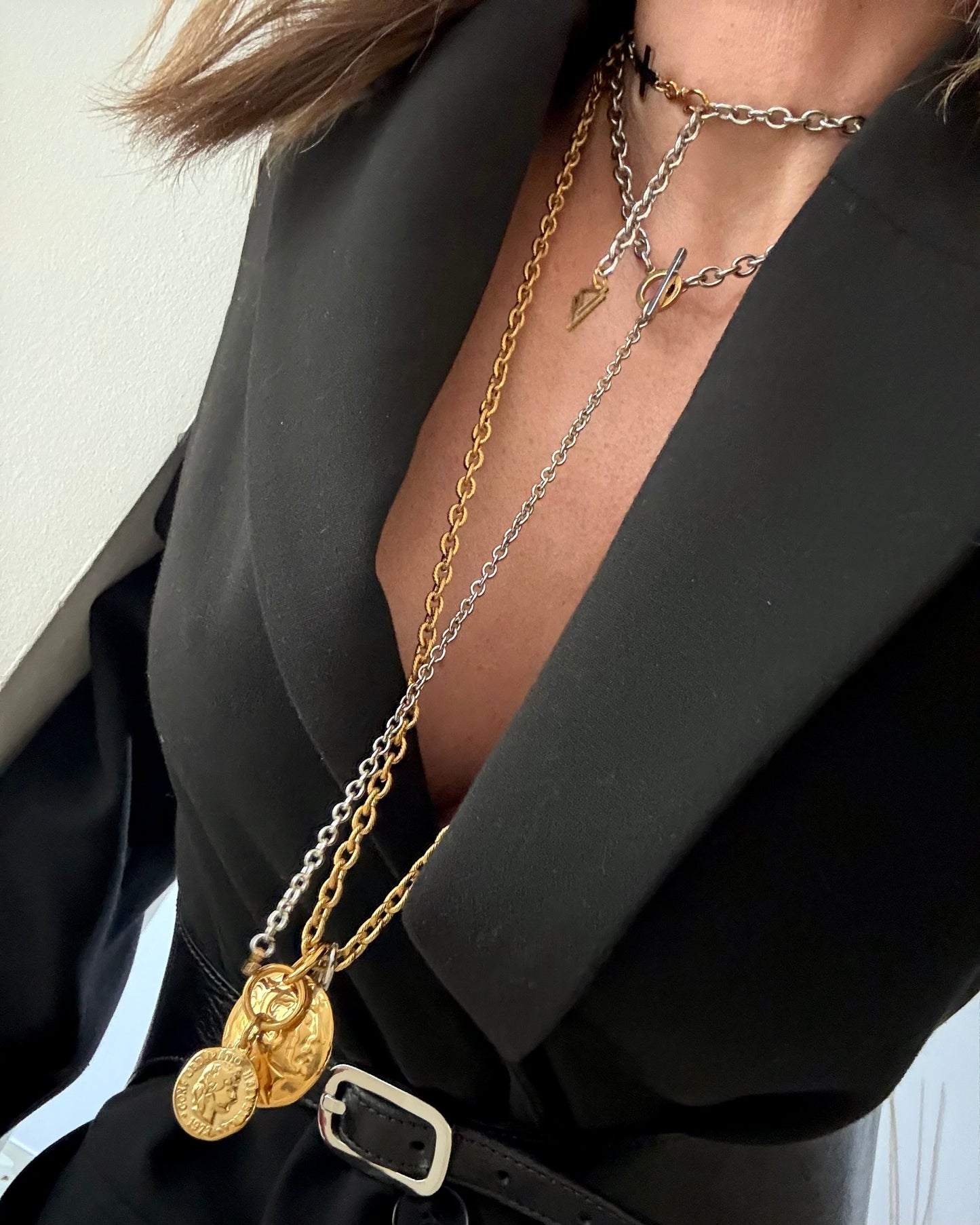 MINIMAL FLOW TIE NECKLACE