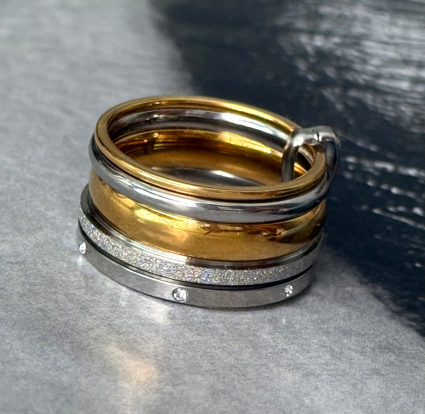 LUSTRA MINIMAL RING ( Size 8 & 9)