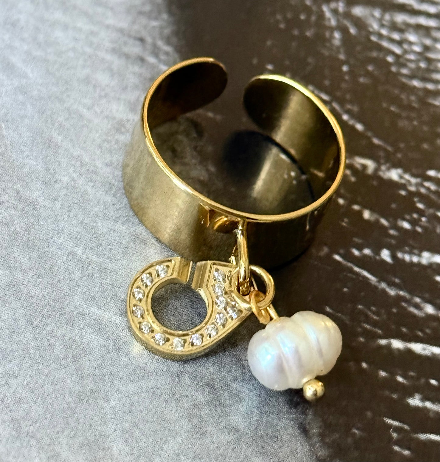 LOBSTER CHARM GOLD RING