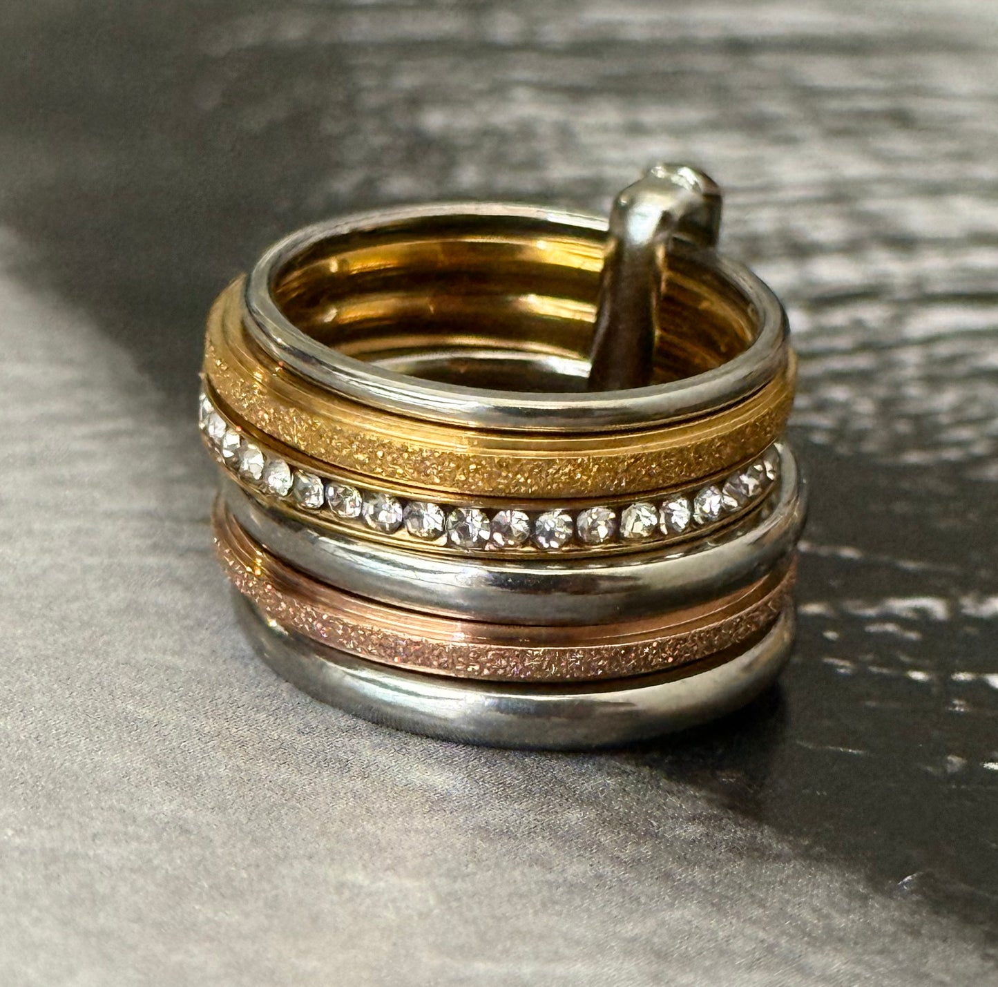 CHEVALIER TRIO GLOW RING (Size 5)