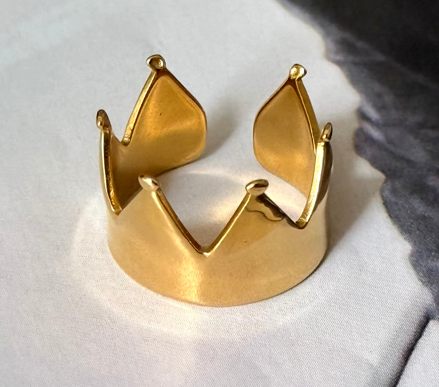 CROWN RING