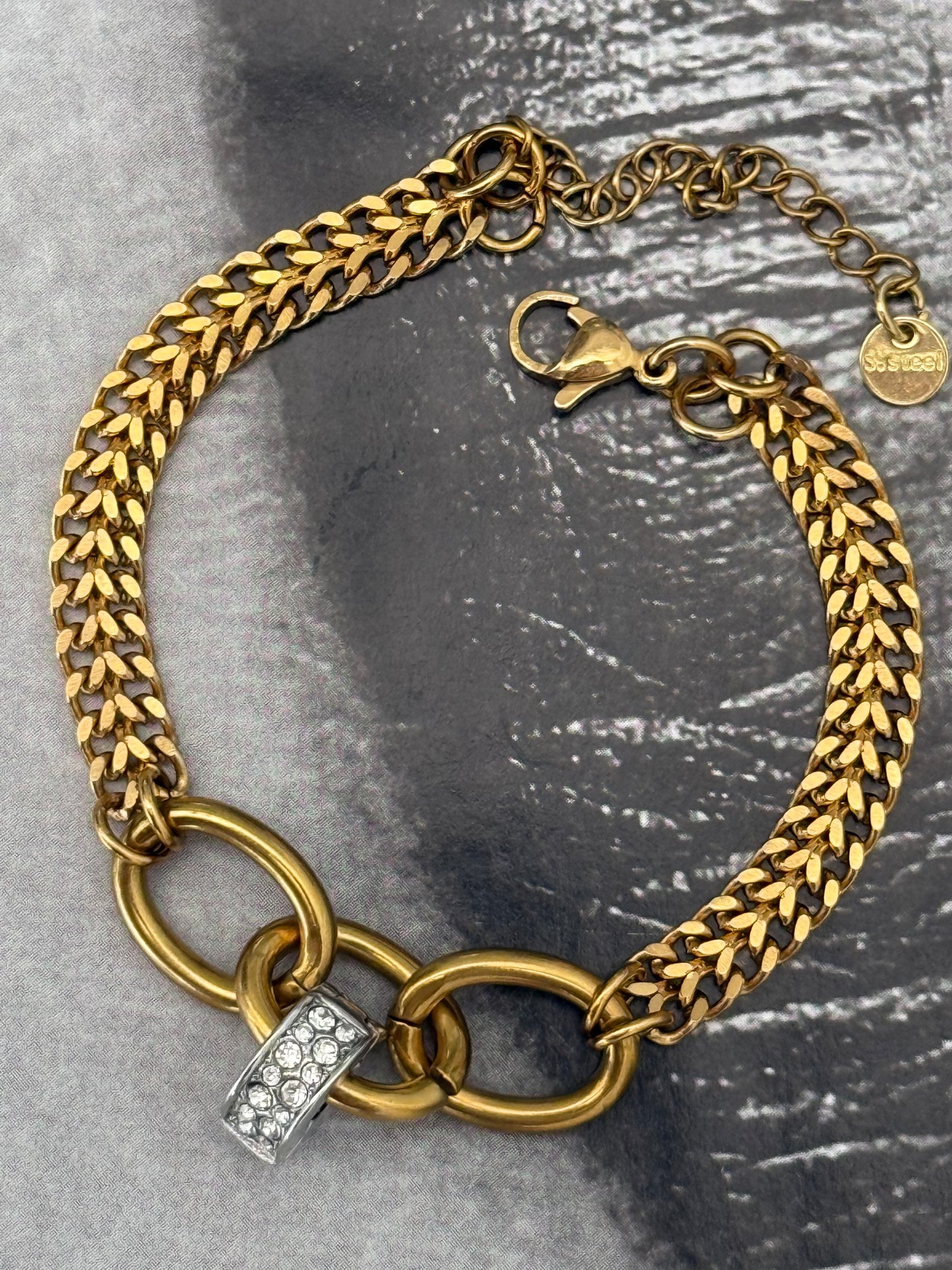 GOLDEN LINK LUXE BRACELET