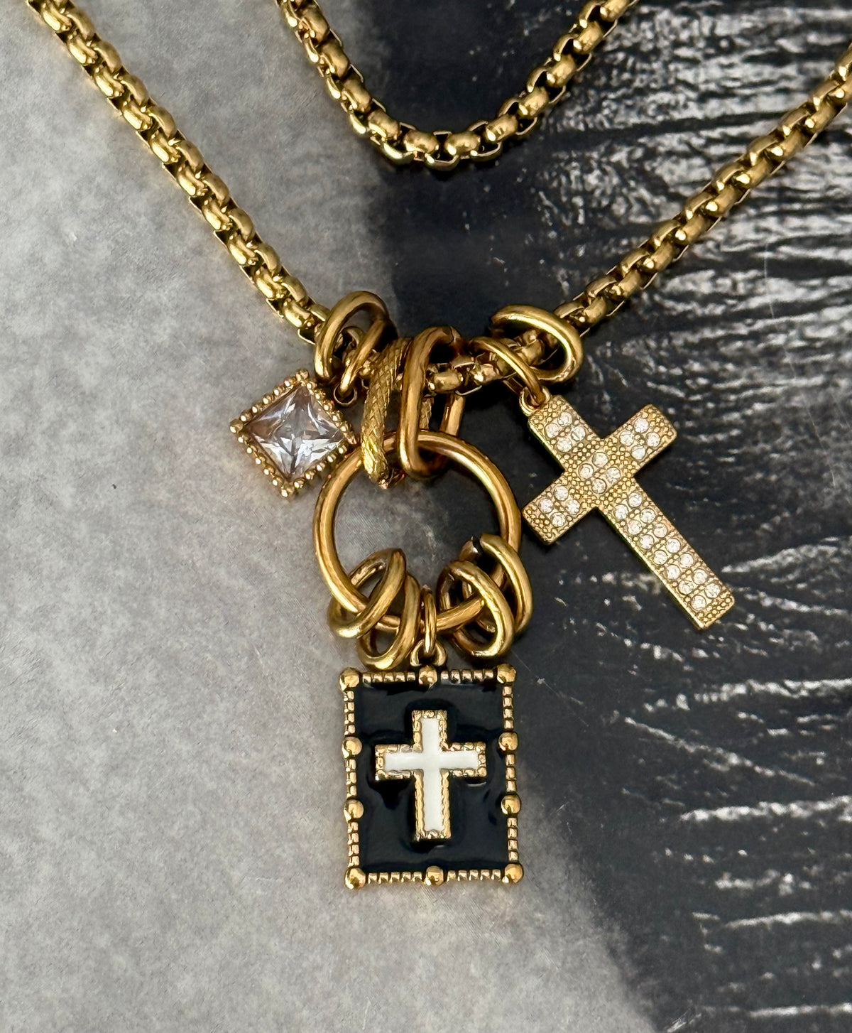CROSS CHARMS NECKLACE
