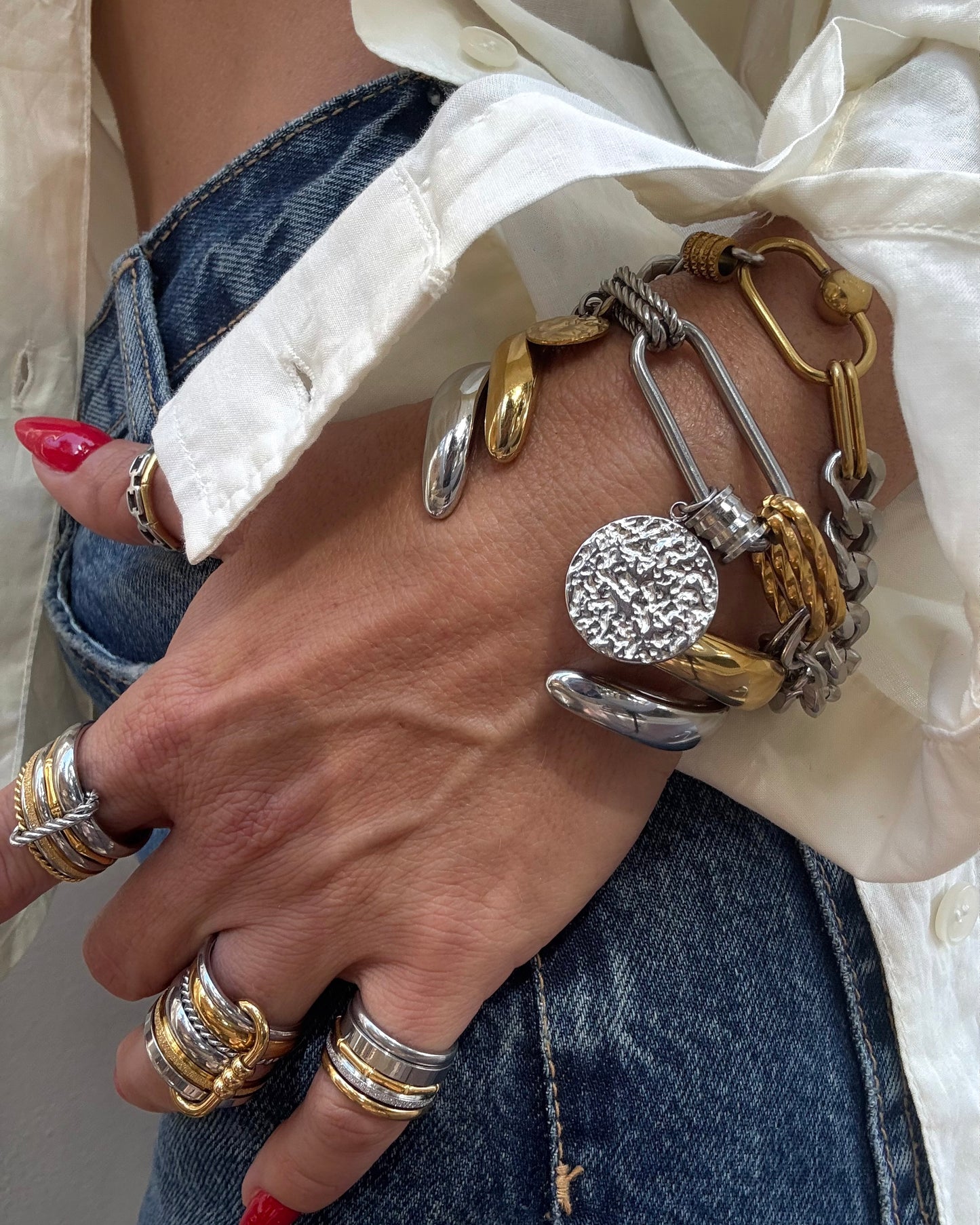 MIXED CHARM BRACELET