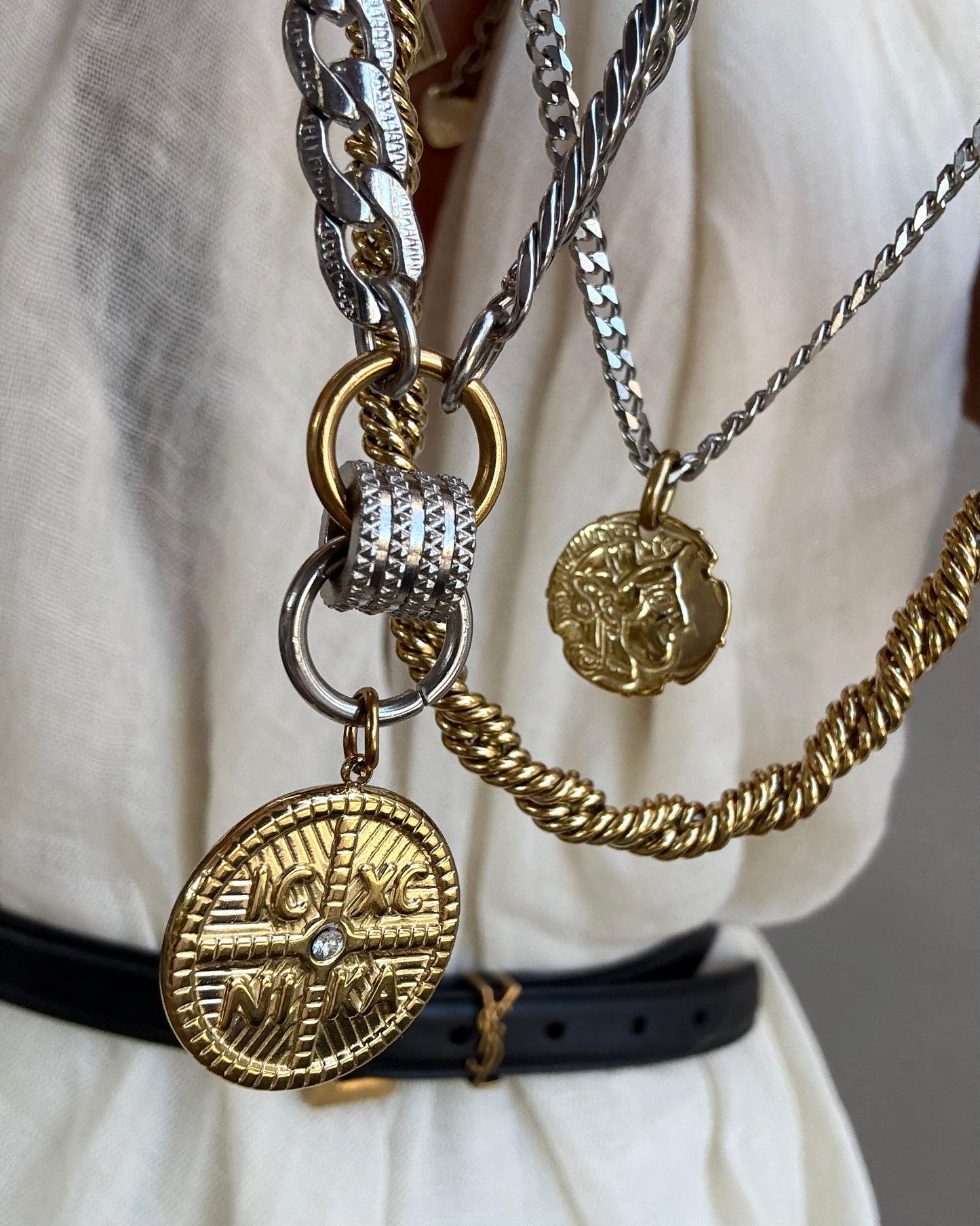 MIXED MEDALLION NECKLACE