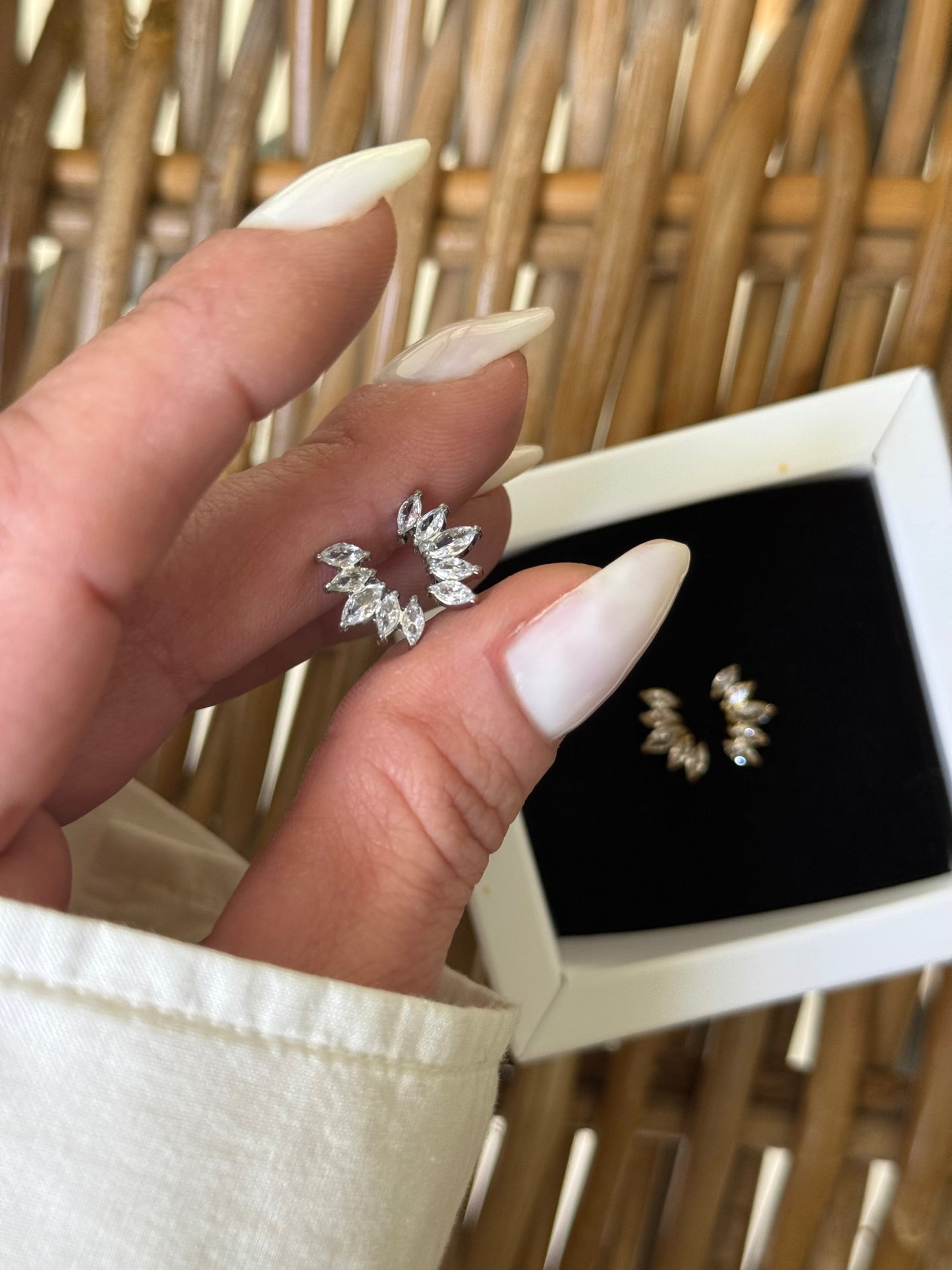 CRYSTAL LAUREL EARRINGS