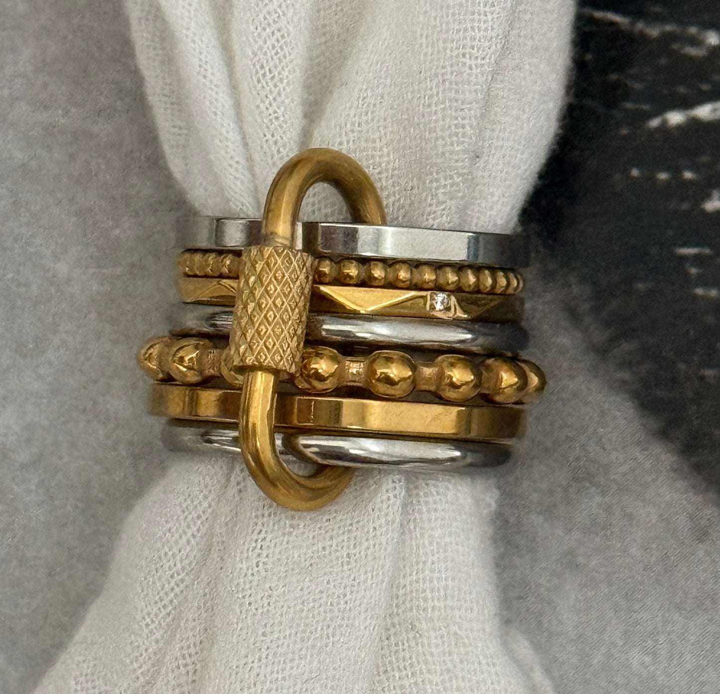 BUBBLE SHIMMER RING (SIZE 7)