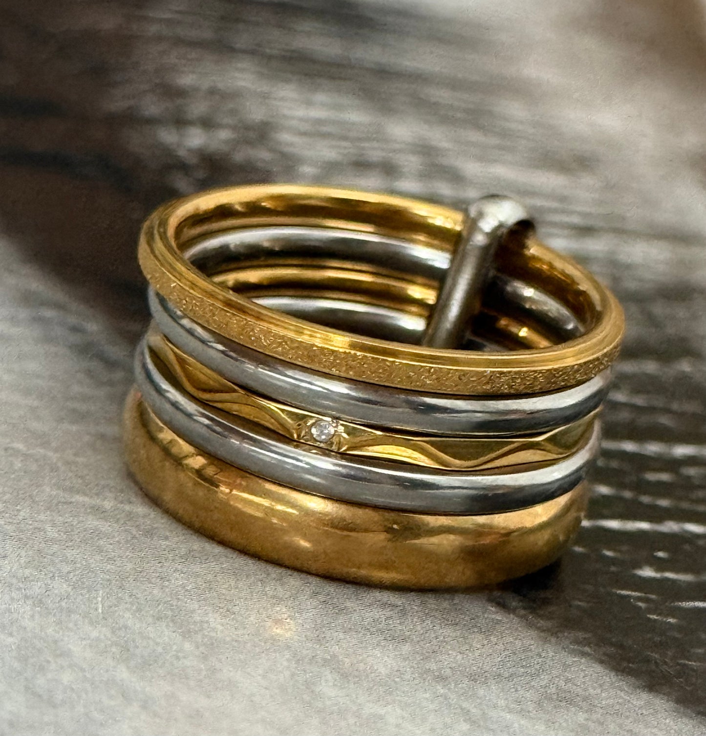 GOLD SHIMMERING RING (Size 10)