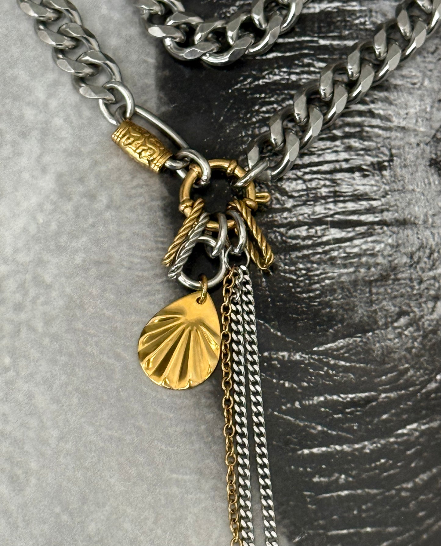 EVOLVE NECKLACE