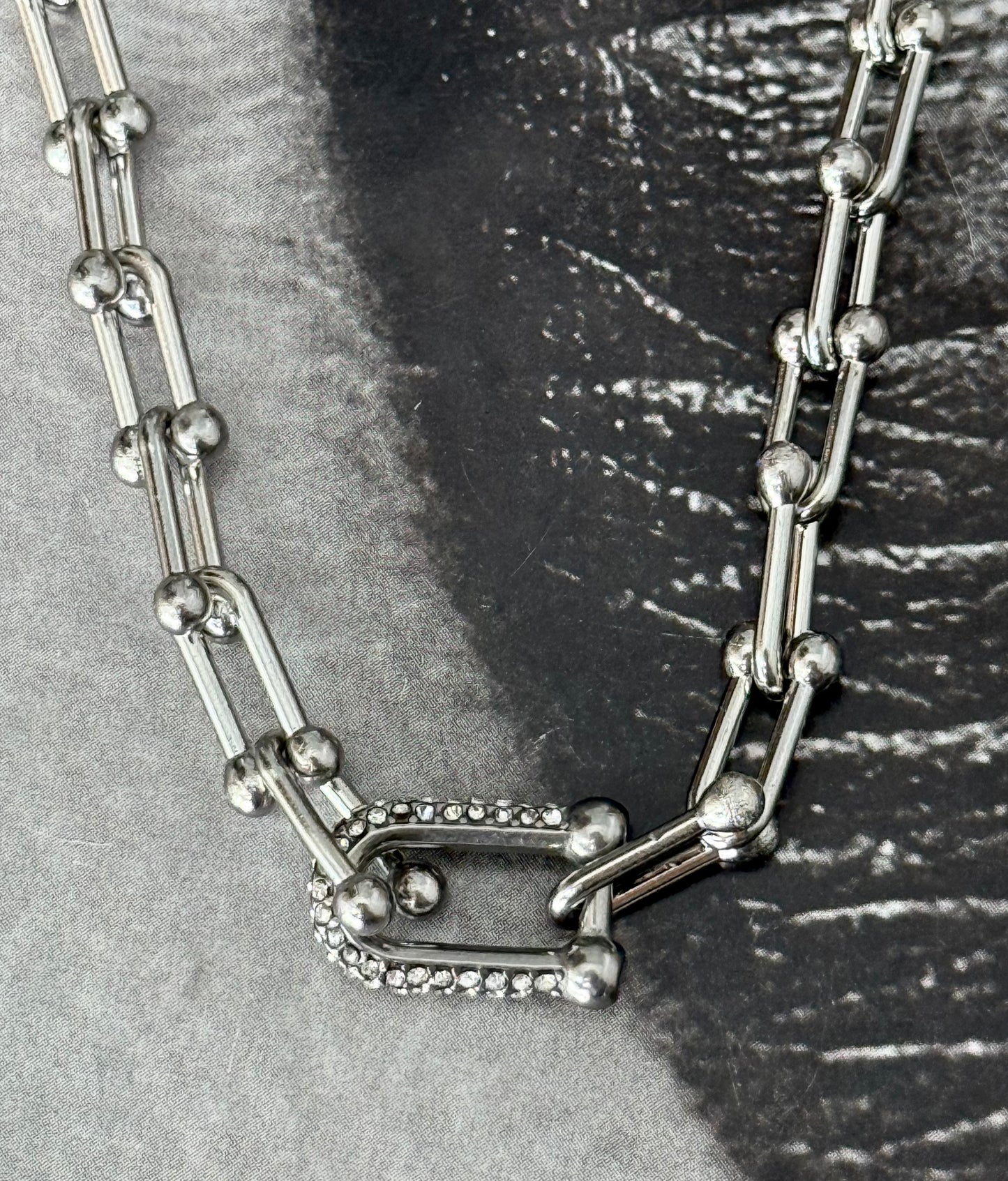 LUSTRE SILVER NECKLACE