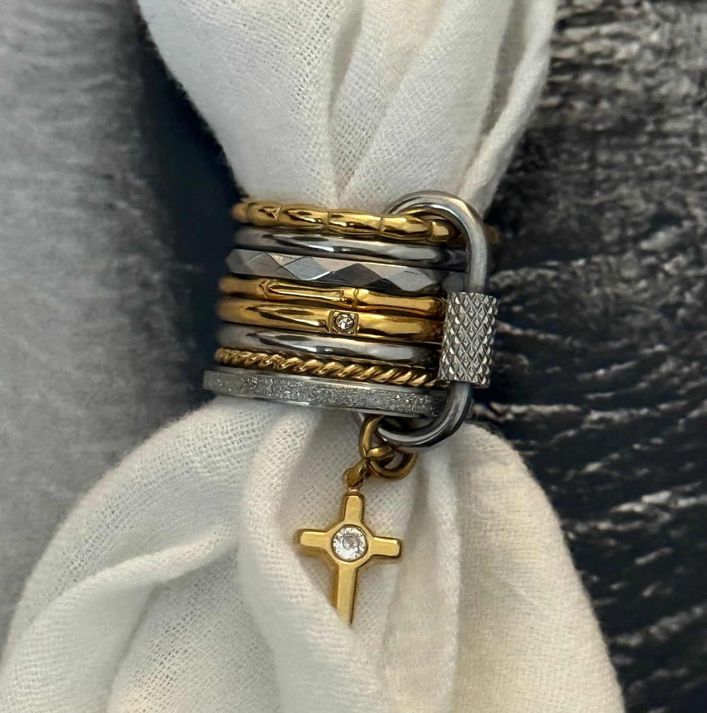 CROSSLINK EIGHT RING ( SIZE 8)