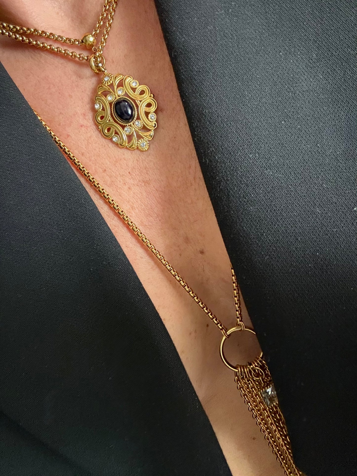 MIDNIGHT MUSE NECKLACE