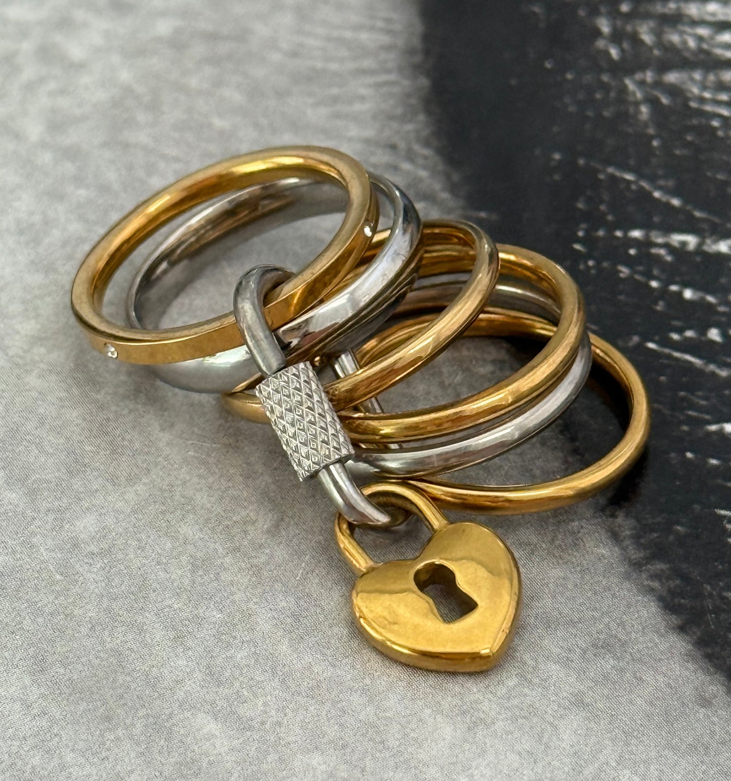 HEARTLOCKER RING (SIZE 8)