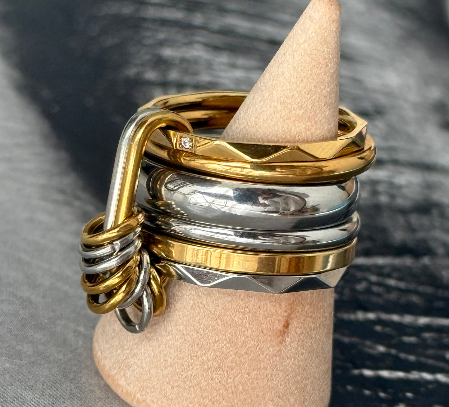 MOTION RING (SIZE 6 & 7 & 8)