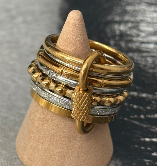 GOLD SHINE RING (SIZE 8)