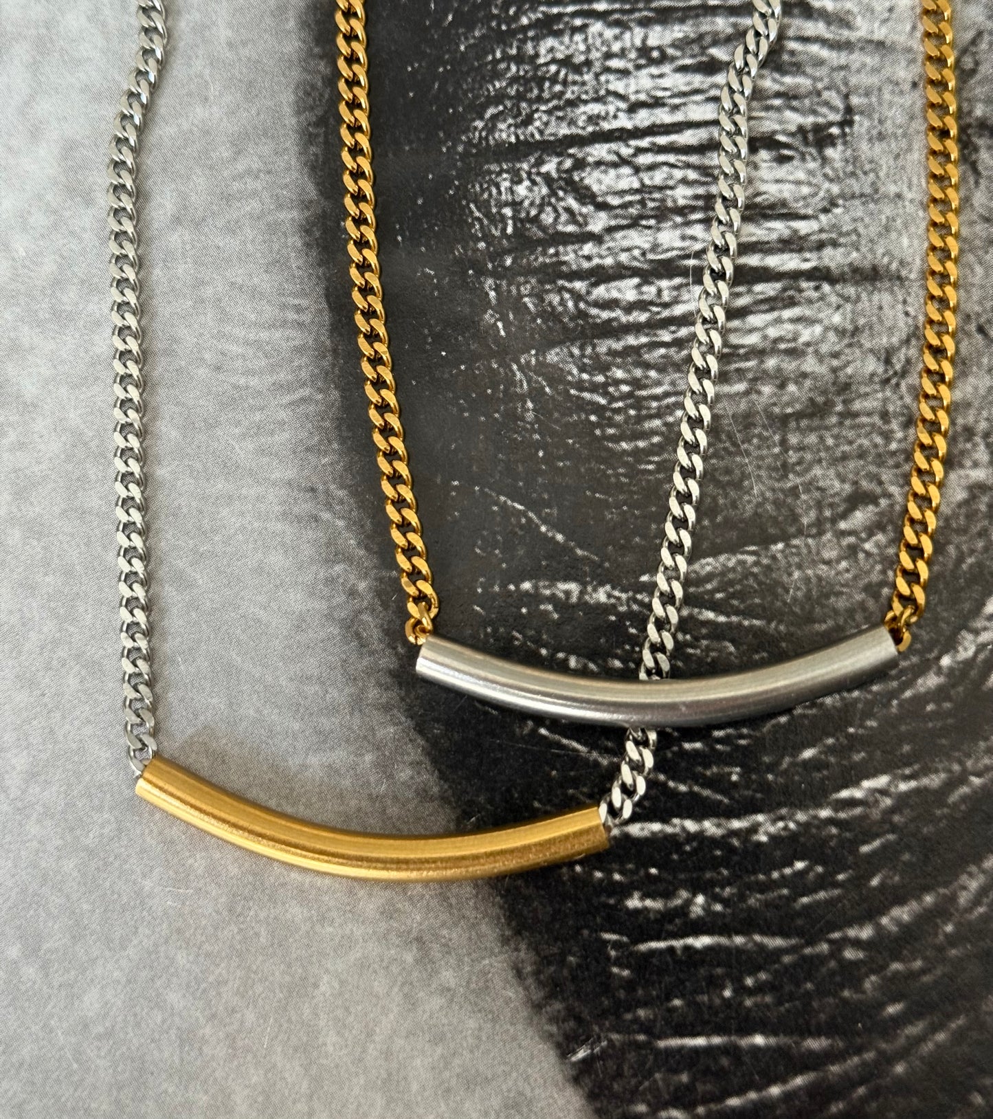 DUAL CURVE EVERYDAY NECKLACE