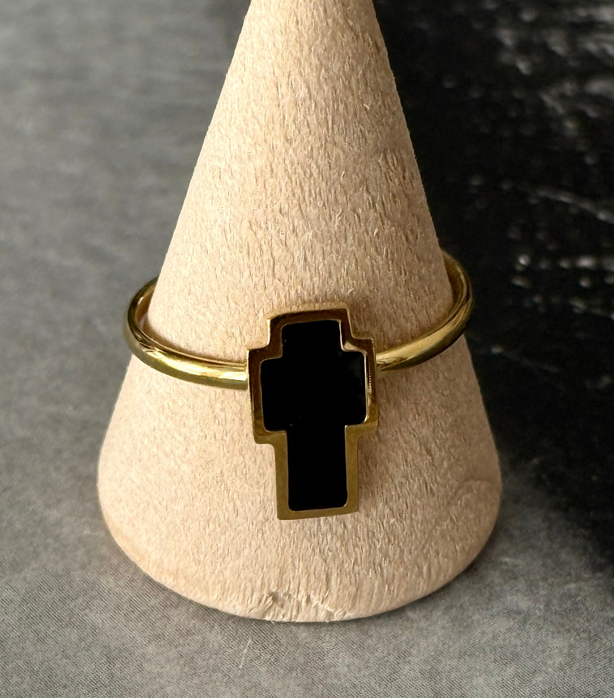 BLACK CROSS ADJUSTABLE RING