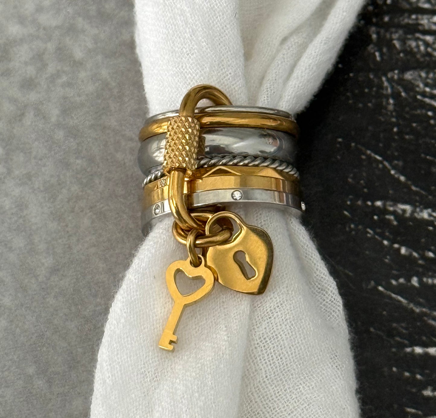 LOCKED DROP RING (SIZE 7 & 8)