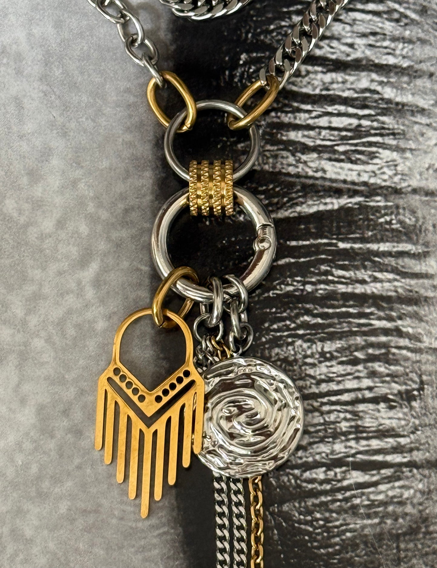 CLICK & TRANSFORM NECKLACE