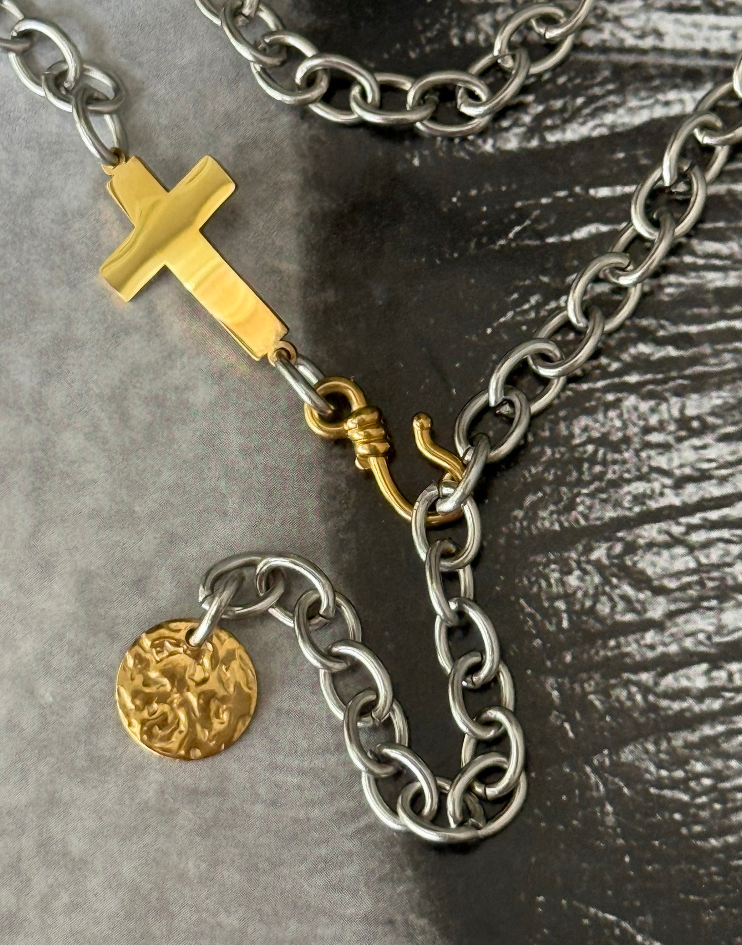 HOOK TIE CHAIN NECKLACE